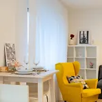 아파트 Sunny Yellow Vibes - Balcony & Prime Location