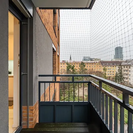 Sunny Yellow Vibes - Balcony & Prime Location * Pressburg