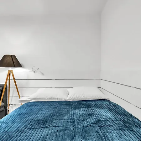 Διαμέρισμα Sunny Yellow Vibes - Balcony & Prime Location