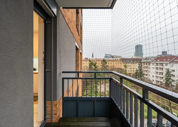 Sunny Yellow Vibes - Balcony & Prime Location * Pressburg