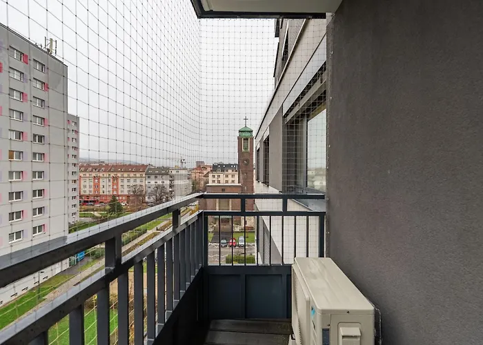 Apartment Sunny Yellow Vibes - Balcony & Prime Location