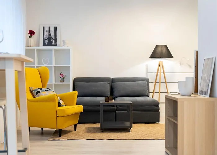 Διαμέρισμα Sunny Yellow Vibes - Balcony & Prime Location Μπρατισλάβα