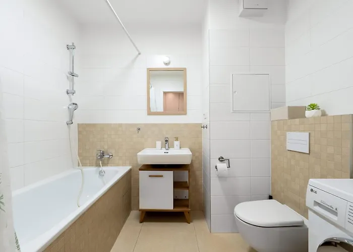 Διαμέρισμα Sunny Yellow Vibes - Balcony & Prime Location