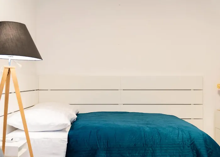 Sunny Yellow Vibes - Balcony & Prime Location * Μπρατισλάβα