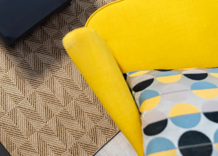 Sunny Yellow Vibes - Balcony & Prime Location Pressburg