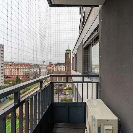 Apartment Sunny Yellow Vibes - Balcony & Prime Location