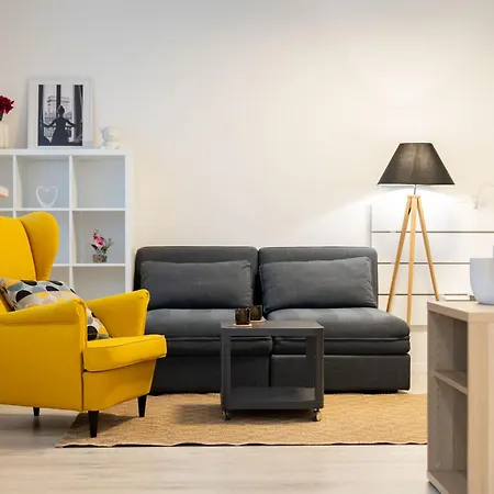 Apartment Sunny Yellow Vibes - Balcony & Prime Location Bratislava